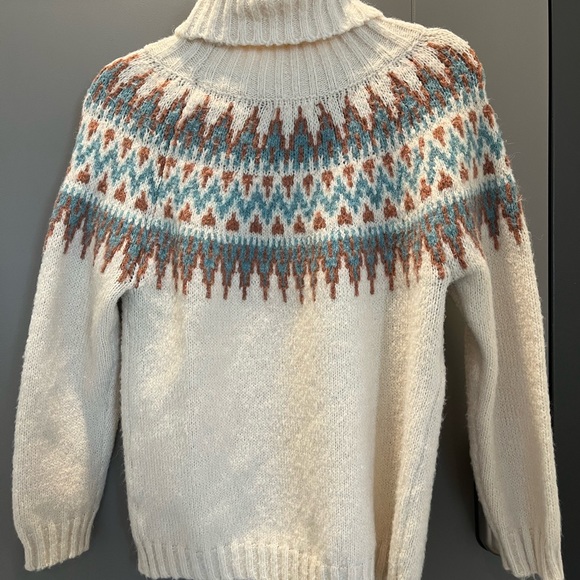 Dreamers Turtleneck Sweater - Picture 3 of 5